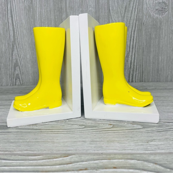 Yellow rain boot book end pair whimsical unique table decor book shelf statues - Picture 5 of 14